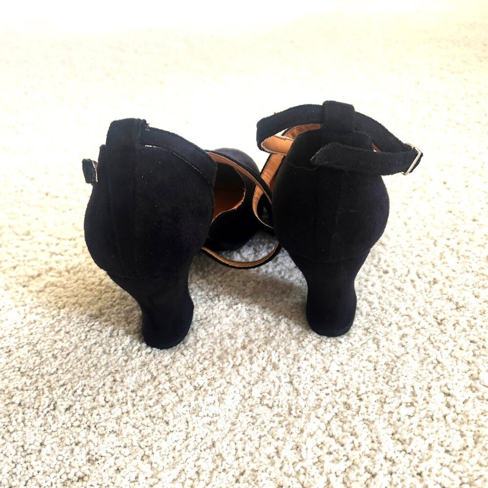 Suedo tango heels size 6 wide - Picture 2 of 7